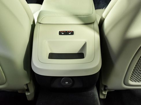 Certified 2024 Volvo V60 B5 Cross Country Plus image 22