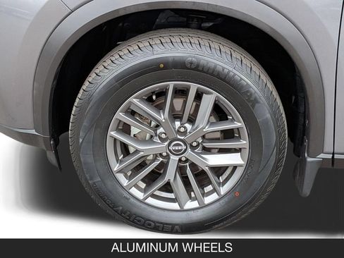 Used 2023 Nissan Rogue S FWD image 11