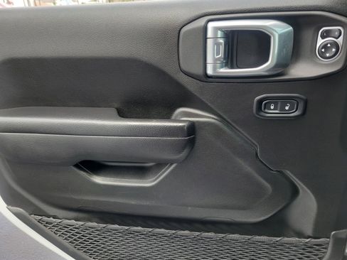 Used 2025 Jeep Wrangler Unlimited Rubicon image 20