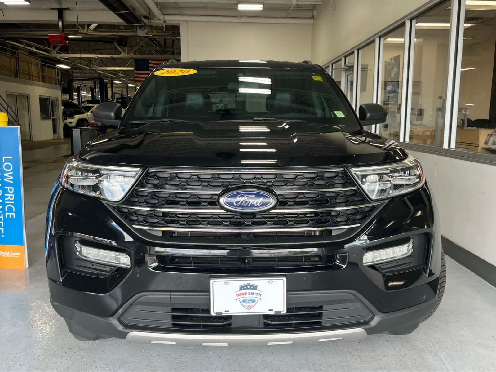 Certified 2020 Ford Explorer XLT w/ Equipment Group 202A AWD/4WD image 3