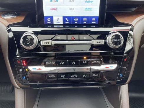 Used 2022 Ford Explorer King Ranch w/ Premium Technology Package image 30