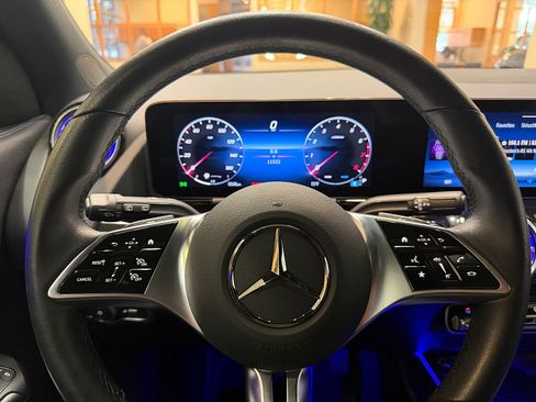 Certified 2025 Mercedes-Benz GLA 250 image 21