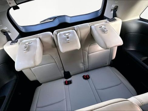 Used 2023 Nissan Pathfinder SL image 18