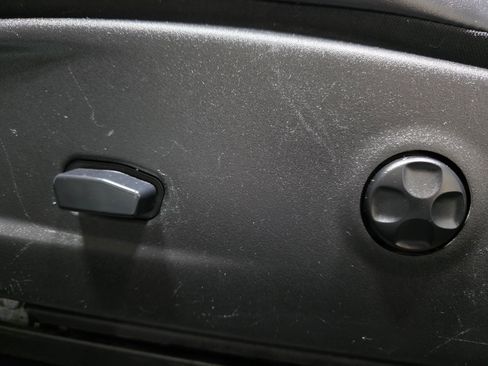 Used 2016 Dodge Challenger SXT Plus image 17