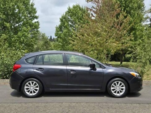 Used 2013 Subaru Impreza 2.0i Premium w/ Popular Pkg 1 AWD/4WD image 4