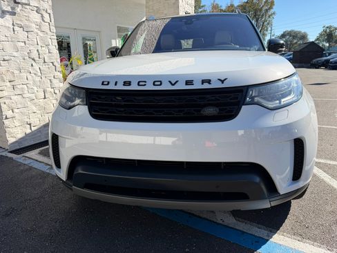 Used 2019 Land Rover Discovery SE image 4