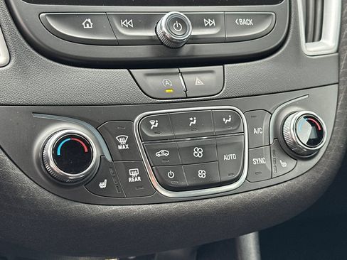Used 2023 Chevrolet Malibu LT FWD image 20