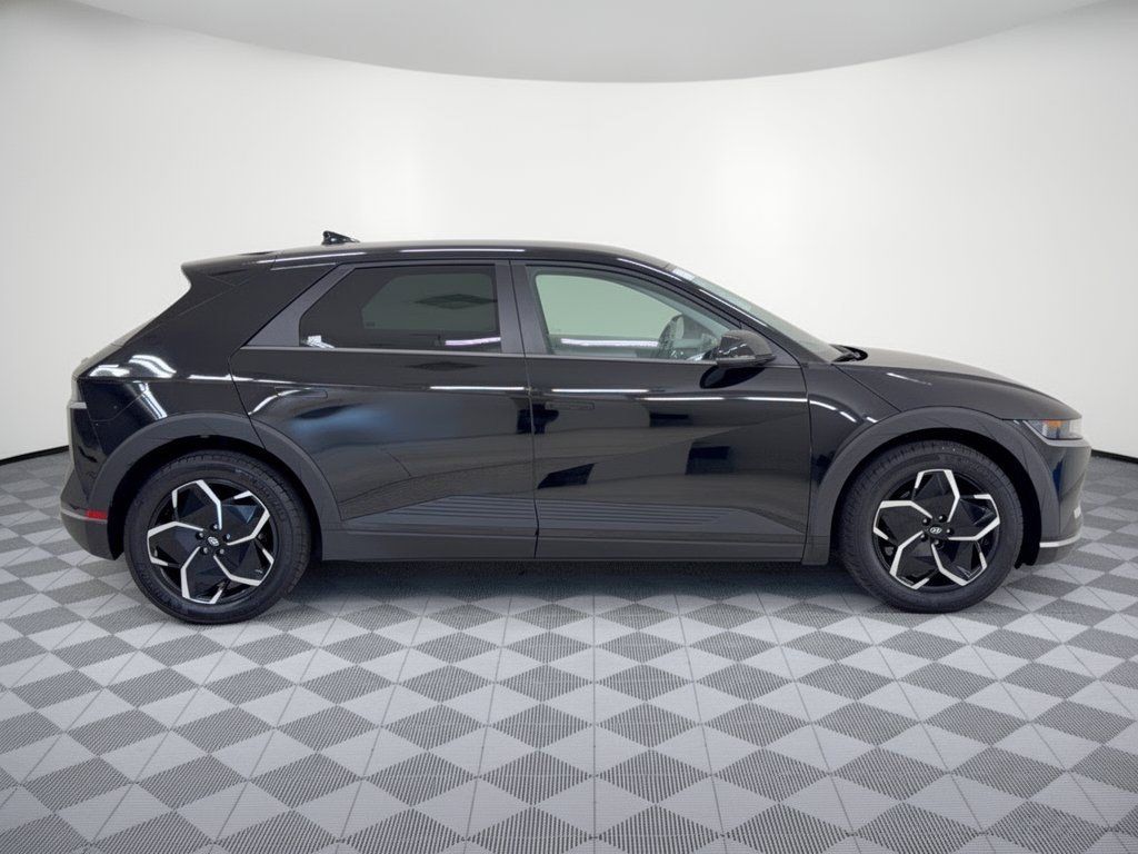 Used 2024 Hyundai Ioniq 5 SEL AWD/4WD image 8