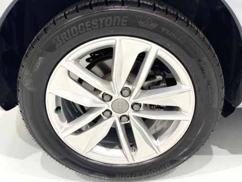 Used 2018 Audi Q3 2.0T Premium Plus w/ Premium Plus Package AWD/4WD image 32