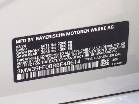 Certified 2024 BMW 330e w/ Convenience Package image 35
