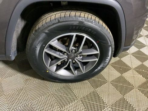 Used 2019 Jeep Grand Cherokee Limited AWD/4WD image 39