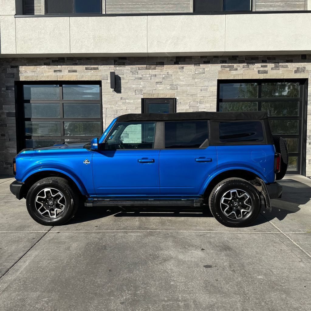 Used 2022 Ford Bronco Outer Banks AWD/4WD image 6