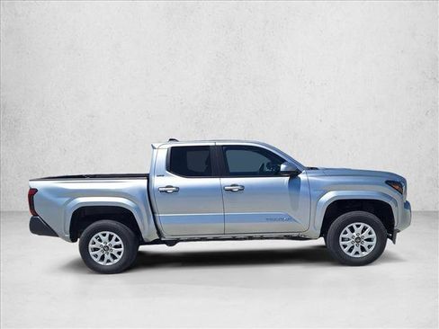 Used 2024 Toyota Tacoma SR5 AWD/4WD image 4