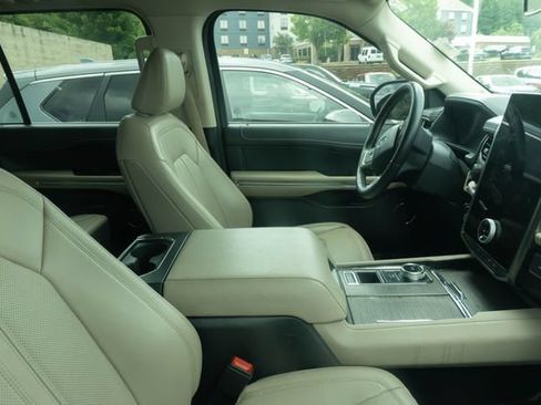 Used 2024 Ford Expedition Max Limited RWD image 5