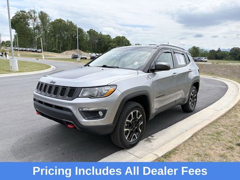 Used 2021 Jeep Compass Trailhawk AWD/4WD image 3