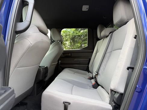 Certified 2025 Toyota Tacoma SR5 AWD/4WD image 16