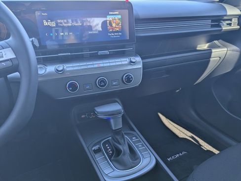 Used 2026 Hyundai Kona SE image 24