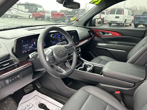 Used 2024 Chevrolet Traverse Z71 image 25