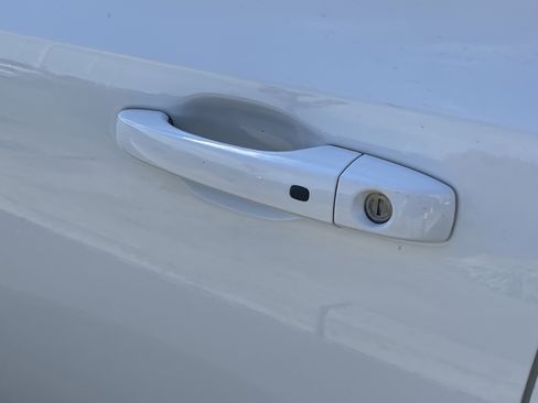 Used 2019 Chrysler 300 S image 11