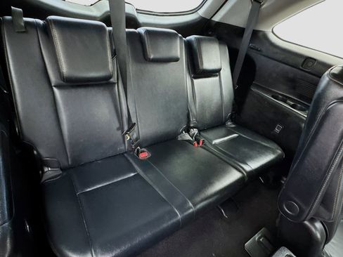 Used 2018 Toyota Highlander XLE FWD image 19