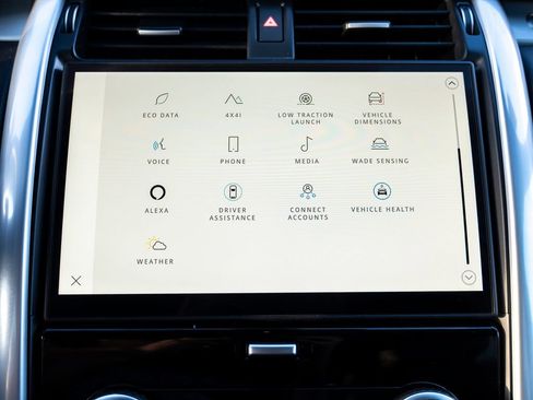Certified 2024 Land Rover Discovery Dynamic SE image 26