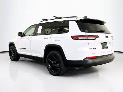 Used 2023 Jeep Grand Cherokee L Laredo image 5