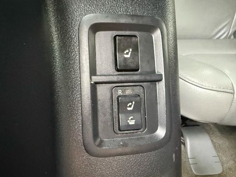 Used 2008 Toyota Sequoia Limited AWD/4WD image 33
