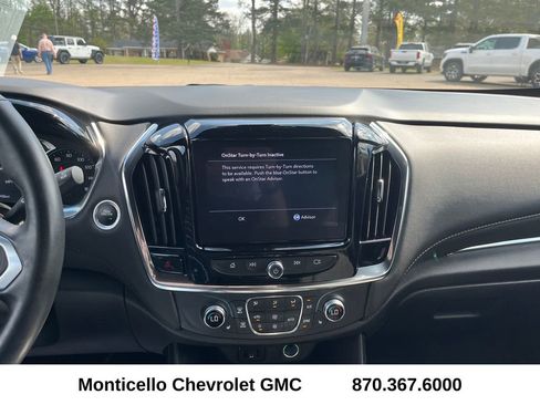 Used 2023 Chevrolet Traverse LT image 17