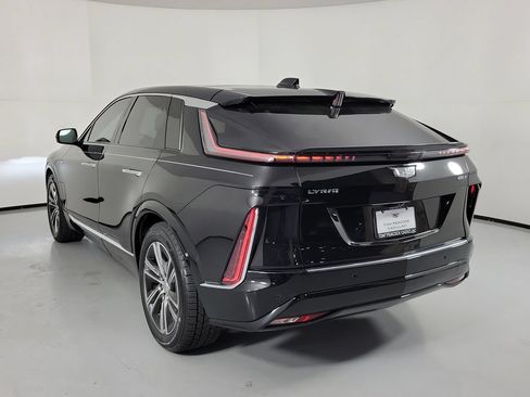 Used 2024 Cadillac Lyriq Luxury RWD image 4