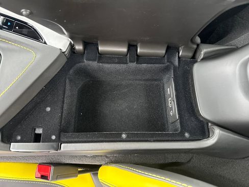 Used 2021 Chevrolet Corvette Stingray Premium Conv w/ Z51 Performance Package image 24