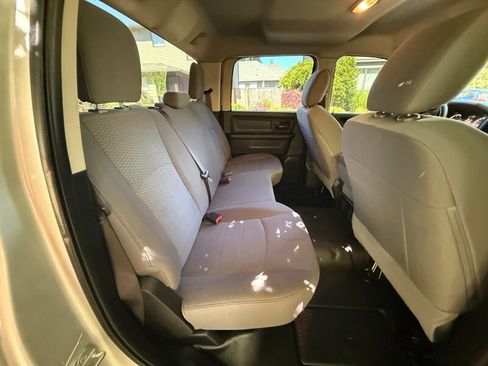Used 2018 RAM 1500 ST AWD/4WD image 14