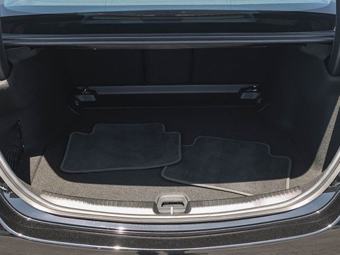 Used 2025 Mercedes-Benz C 300 Sedan image 26