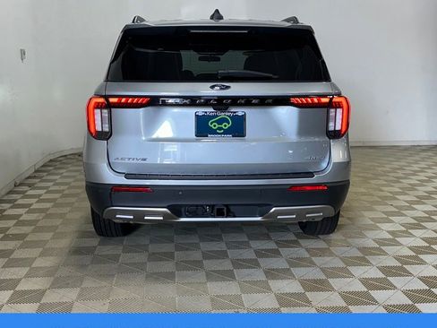 Used 2025 Ford Explorer Active w/ Active Comfort Package AWD/4WD image 5