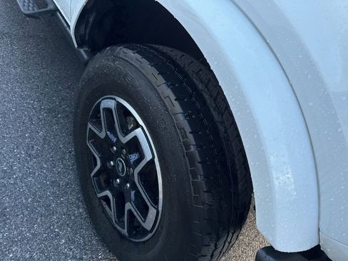Used 2023 Ford Bronco Outer Banks image 4