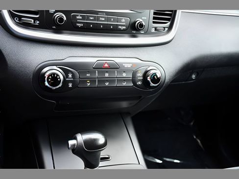 Used 2017 Kia Sorento L FWD image 31