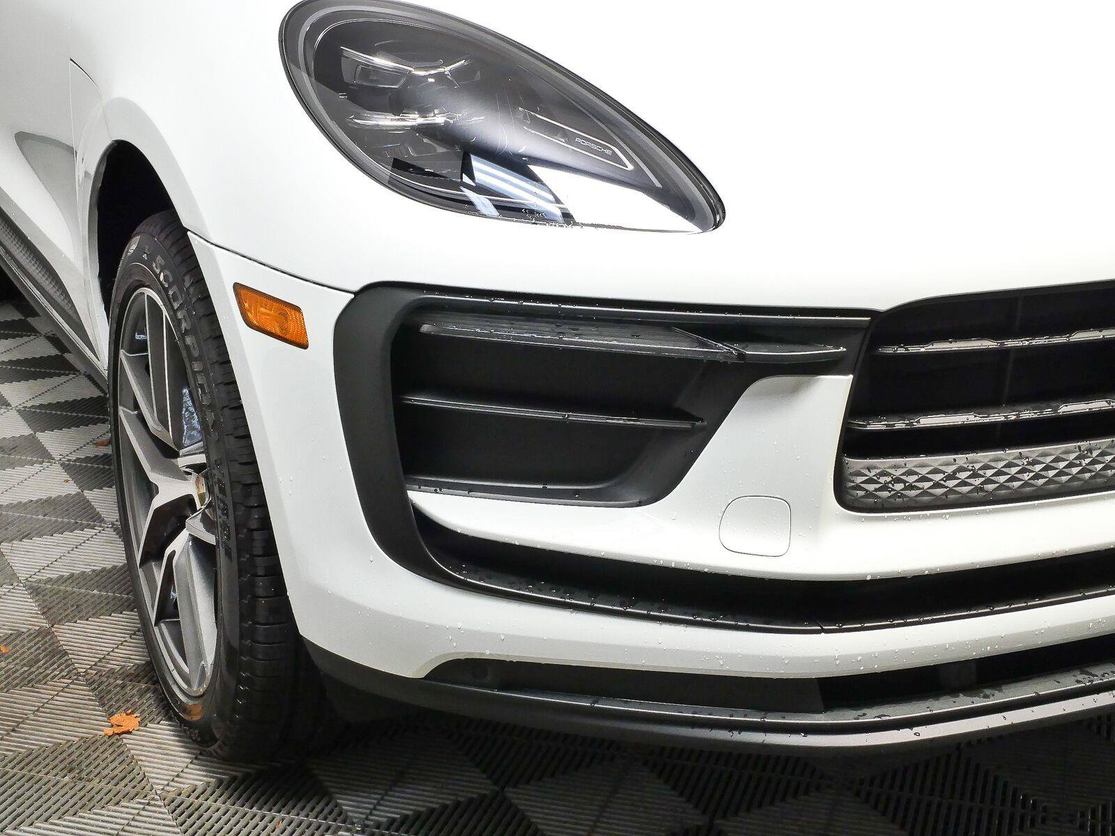New 2026 Porsche Macan Turbo AWD/4WD image 39