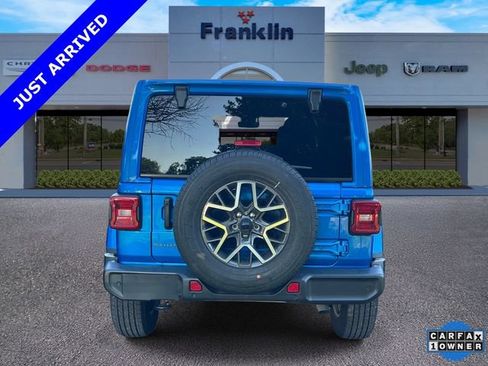 Used 2025 Jeep Wrangler Unlimited Sahara w/ Safety Group AWD/4WD image 5