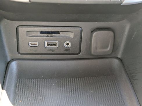 Used 2023 GMC Terrain SLT image 23