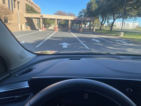 Used 2025 Buick Encore GX Preferred image 28