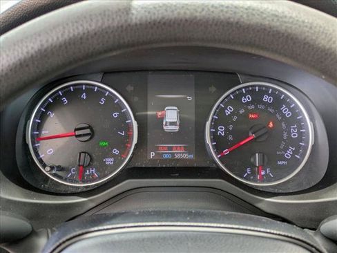 Used 2019 Toyota RAV4 XLE FWD image 11