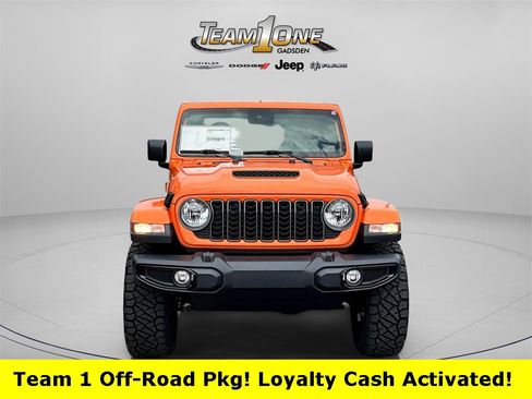 New 2025 Jeep Gladiator Sport image 2