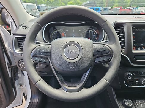 Used 2022 Jeep Cherokee Trailhawk w/ Comfort/Convenience Group AWD/4WD image 23