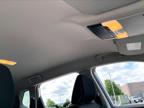 Certified 2025 Nissan Rogue SV FWD image 14