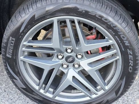 Used 2025 Ford Explorer ST-Line w/ ST-Line Street Pack AWD/4WD image 10