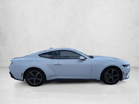 Used 2024 Ford Mustang Coupe RWD image 4