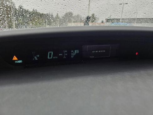 Used 2015 Toyota Prius Four w/ Deluxe Solar Roof Package image 24