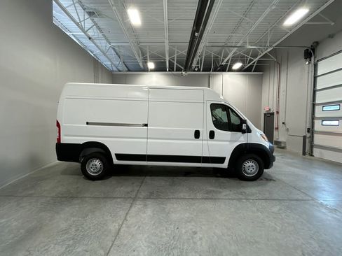 New 2025 RAM ProMaster 2500 w/ Convenience Group image 5