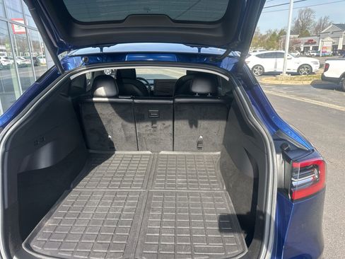 Used 2022 Tesla Model Y Long Range image 15