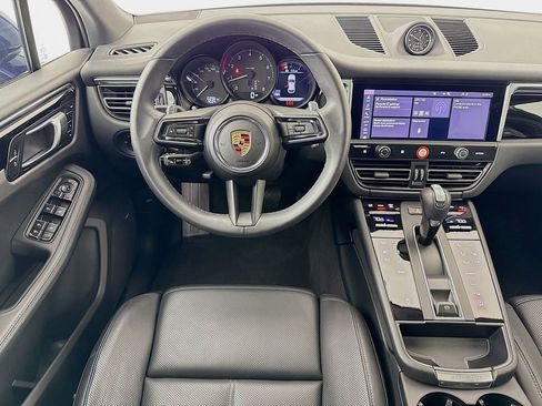 Certified 2025 Porsche Macan image 25