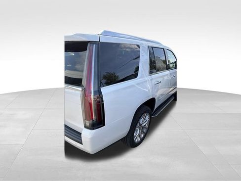 Used 2020 Cadillac Escalade Luxury AWD/4WD image 5